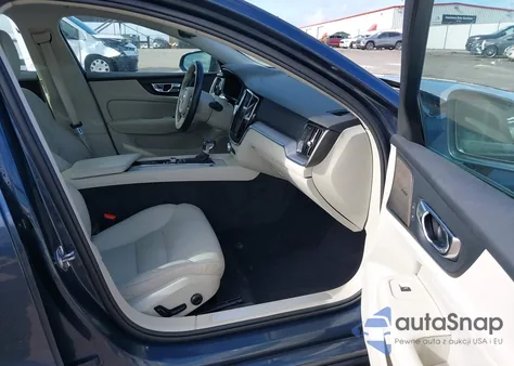 2019 Volvo S60 T6 Momentum z USA, uszkodzony, nr VIN 7JRA22TK0KG017819